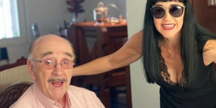 Susaba Zabaleta llora la muerte de su padre: Suspende show