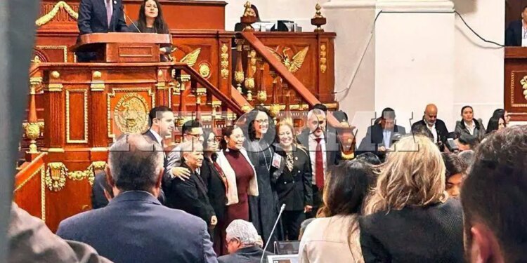 Unen PRI, PAN y PRD a Morena.