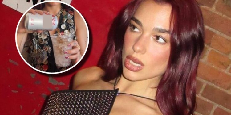 Dua Lipa compartió una extraña forma de tomar refresco y el VIDEO se hizo viral en TikTok: ¿a qué sabe?