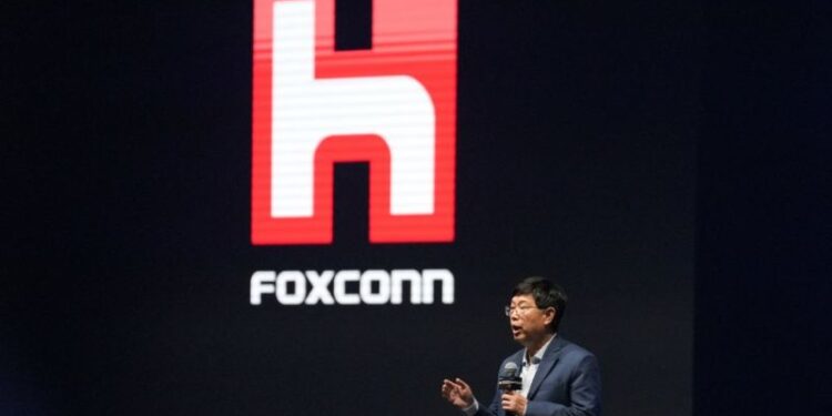 El gigante tecnológico Foxconn instalará en México la planta de fabricación de superchips más grande del mundo