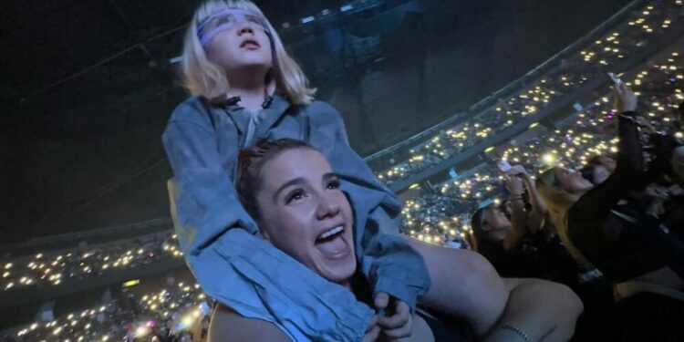 Beba Montes, hermana de Gala Montes, y su hija