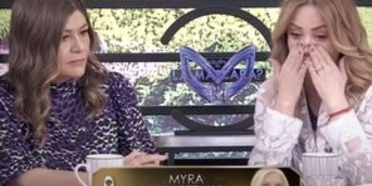 Andrea Legarreta rompe en llanto en vivo por la muerte de su exsuegra: “Siempre será familia”