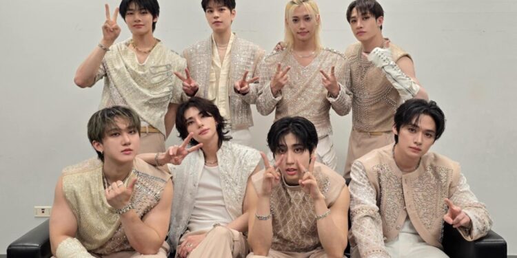 Stray Kids.jpg