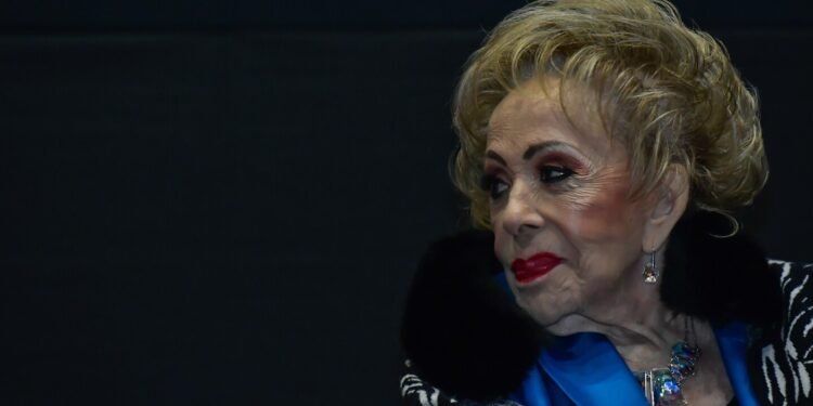 ¿De qué trata la 'maldición de fin de año' de Silvia Pinal y por qué surgió esta curiosa teoría?