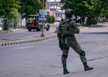 Al menos 52 muertos en una semana por la violencia en Sinaloa, Gobierno mexicano descarta explosión de carro bomba
