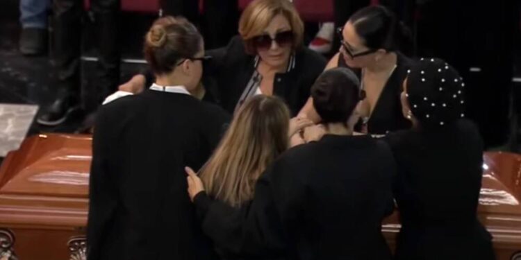 despedida-silvia-pinal-homenaje-bellas-artes.jpg