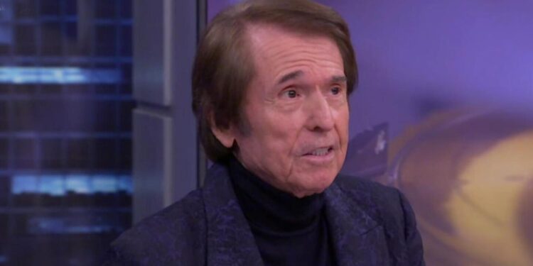 Raphael fue hospitalizado de urgencia; estaba en plena grabación de un programa de TV