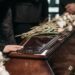 Una querida actriz fue encontrada muerta en su casa, ¿por qué creen que se habría quitado la vida?