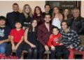 yahir y su hijo tristán en la cena de Nochebuena
