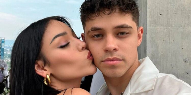 danna paola alex hoyer