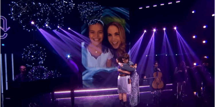 lucero y lucerito mijares protagonizaron un conmovedor momento en JUego de Voces