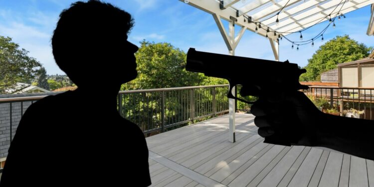 iban a tirarlo por la terraza