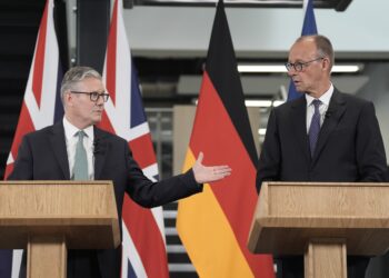 Alemania y el Reino Unido sellan una alianza de defensa mutua ante la incertidumbre que generan Trump y Putin | Internacional