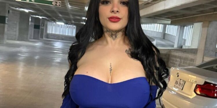 Karely Ruiz se defiende de quienes la critican por mostrar de más