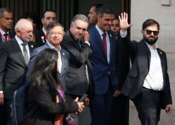 Boric, en la cumbre Democracia Siempre: “No podemos caer en negar la legitimidad del otro. No me creo mejor ni peor que la ultraderecha”