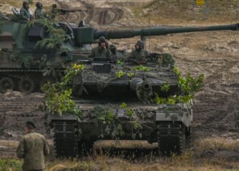 Bruselas recibe peticiones de 18 Estados para financiar compras y proyectos militares por 127.000 millones | Internacional