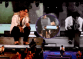 Christian Nodal aparece aparentemente borracho y se deja caer en pleno concierto