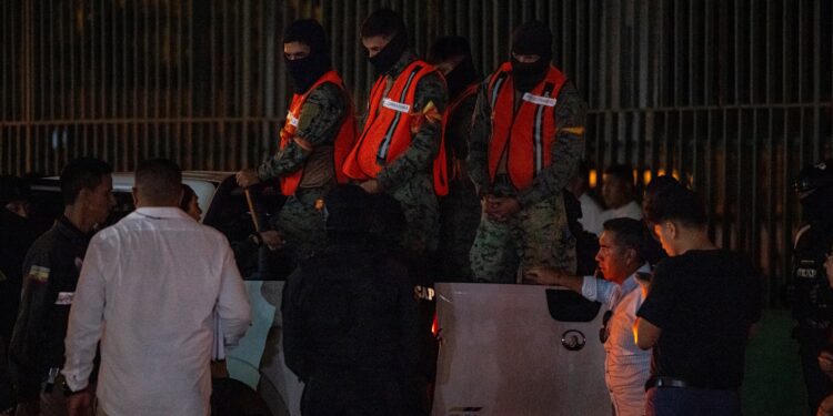 Ecuador registra 31 denuncias de desapariciones forzadas a manos de militares bajo el Gobierno de Noboa