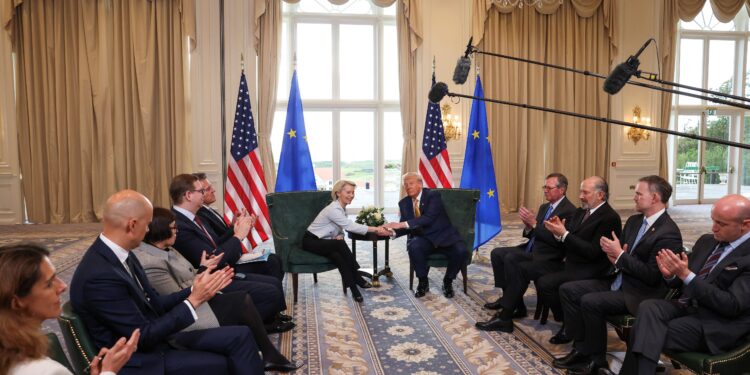 El controvertido acuerdo comercial con EE UU coloca a Von der Leyen en el disparadero | Internacional