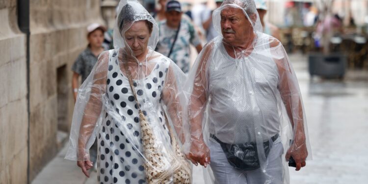 El tiempo del fin de semana: tormentas en el noreste peninsular y Baleares y subida de las temperaturas | El tiempo