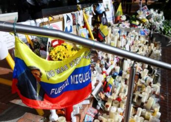Interpol emite alerta roja por ataque a Uribe.