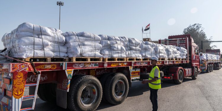 Israel anuncia “pausas humanitarias diarias” en tres zonas de Gaza tras la alarma internacional por el hambre | Internacional