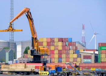 La UE y Estados Unidos se acercan a un acuerdo comercial con un arancel del 15% para las exportaciones europeas | Internacional