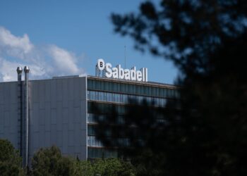 El BBVA ajusta esta semana el precio de su opa por el Sabadell para compensar el dividendo | Mercados Financieros