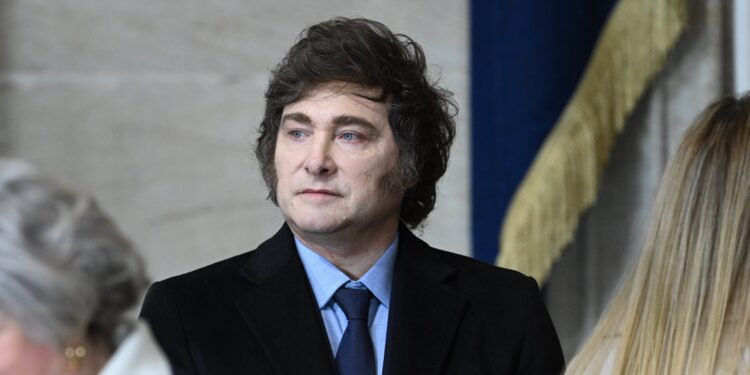 El Congreso argentino frena la motosierra de Milei y le depara una semana negra al Gobierno ultra