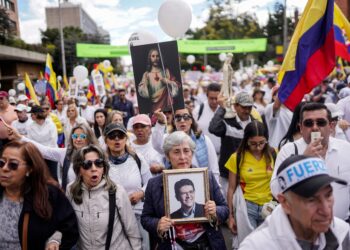 Las reacciones de Colombia tras la muerte de Miguel Uribe Turbay: “Mataron la esperanza”