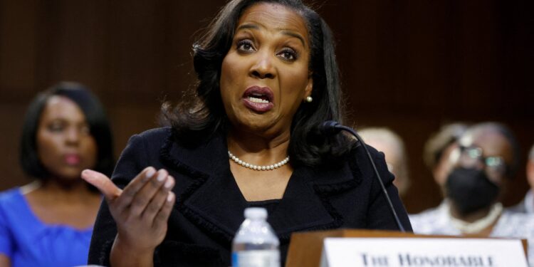 Lisa Cook, la gobernadora de la Reserva Federal que planta cara a Trump | Internacional