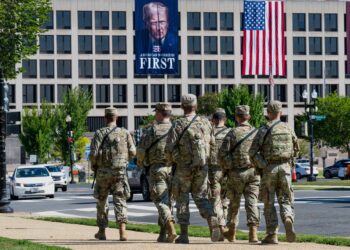 Tropas en Washington y destituciones en la Reserva Federal: Trump abraza la deriva autoritaria en Estados Unidos | Internacional