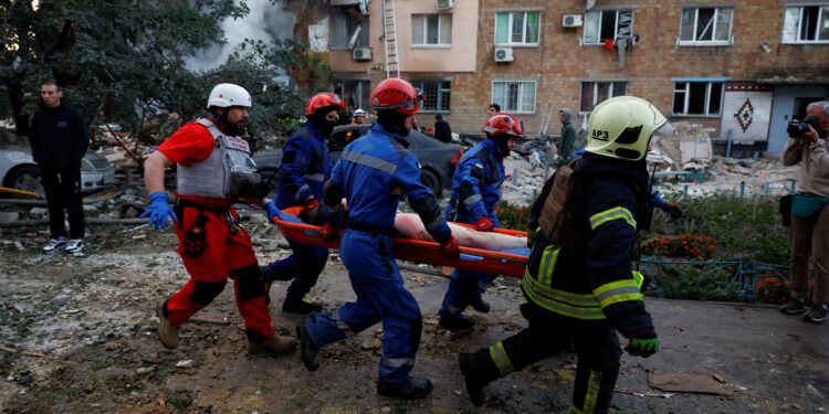 Ucrania: Al menos ocho muertos en un ataque masivo de Rusia contra Kiev con drones y misiles | Internacional