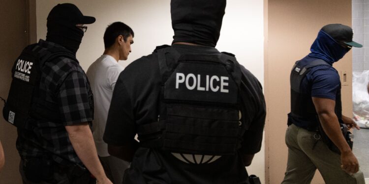 Uganda firma con Estados Unidos un acuerpo para acoger a migrantes deportados | Internacional