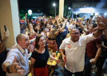 Bailando sobre Bolsonaro y los generales