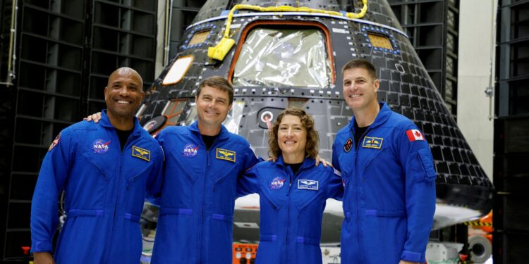 Christina Koch, astronauta de Artemis 2: “Vamos a ver partes de la Luna que nunca han sido miradas por ojos humanos” | Ciencia