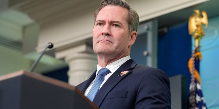 El Senado de Estados Unidos confirma a Mike Waltz como embajador ante Naciones Unidas | Internacional