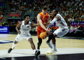 El Valencia Basket triunfa en la Supercopa y se toma la revancha de la final de la Liga | Baloncesto | Deportes