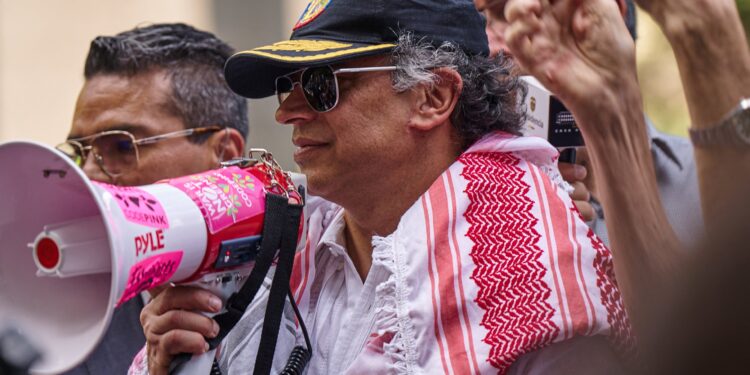 Estados Unidos revoca la visa de Petro tras su protesta en favor de Palestina: “Sus acciones son imprudentes e incendiarias”