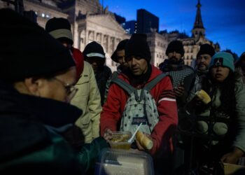 La pobreza en Argentina cae 10 puntos desde el inicio del Gobierno de Milei