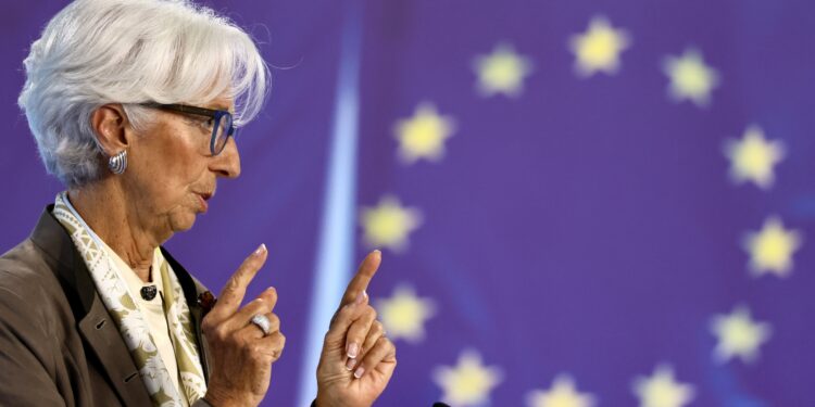 Lagarde vislumbra la meta mientras Powell reemprende las bajadas de tipos, espoleado por Trump | Mercados Financieros