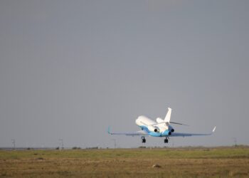 Las interferencias rusas del GPS alteran decenas de miles de vuelos en el este de Europa | Internacional