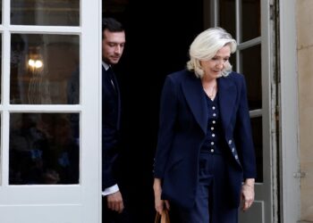 Le Pen exige elecciones anticipadas en Francia tras negarse a sostener a Bayrou | Internacional