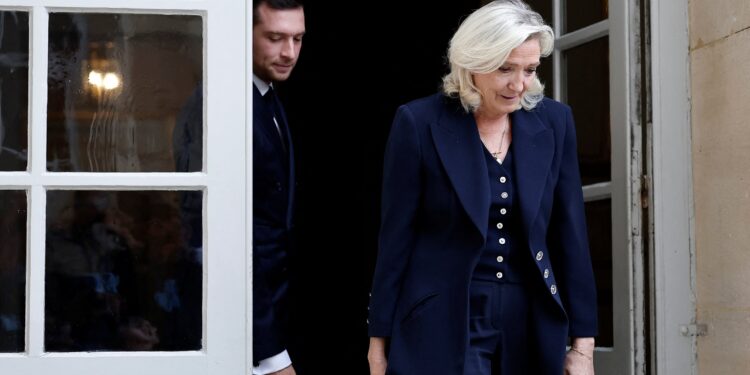 Le Pen exige elecciones anticipadas en Francia tras negarse a sostener a Bayrou | Internacional