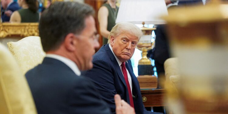 Trump propone al resto de la OTAN aranceles secundarios sobre China para que fuerce a Rusia a acabar la guerra | Internacional