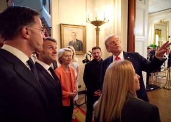 Un informe advierte a la UE del riesgo de caer en el vasallaje ante Trump | Internacional