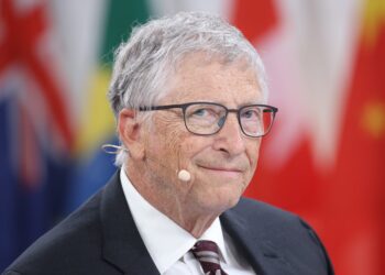 Bill Gates pide “un cambio de enfoque” antes de la COP30: no centrarse tanto en reducir las emisiones y adaptarse al clima extremo | Clima y Medio Ambiente