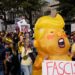 Cientos de miles de personas protestan en Estados Unidos contra la deriva autoritaria de Trump | Internacional