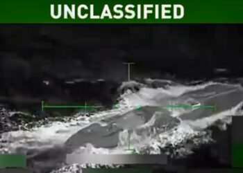 Ecuador libera a uno de los sobrevivientes del ataque de Estados Unidos al ‘narcosubmarino’ en el Caribe