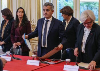 El Gobierno de Lecornu, amenazado a las pocas horas de nacer | Internacional